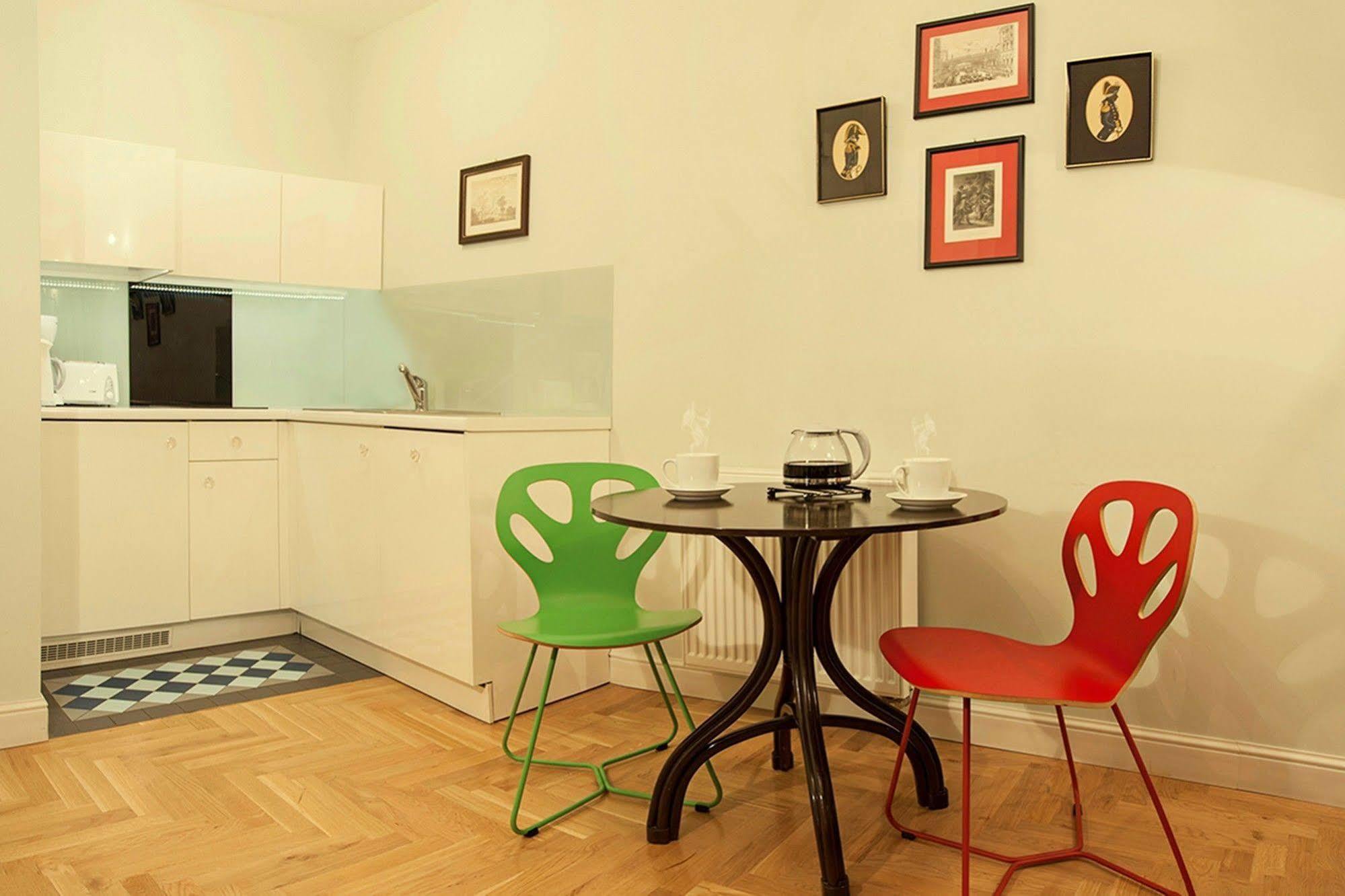 Crystal Suites Chez Helena Cracovia Exterior foto